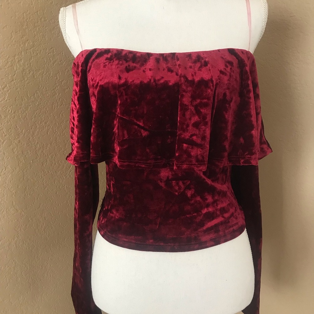 ❗️3/$12 ❗️Charlotte Russe off the shoulder top